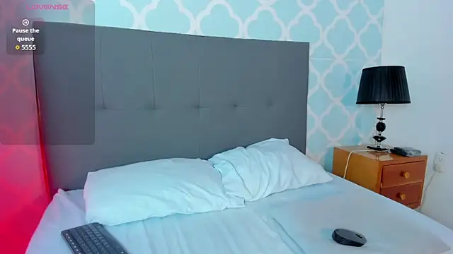 lindaa natashaa  online show from 20, 12, 2025