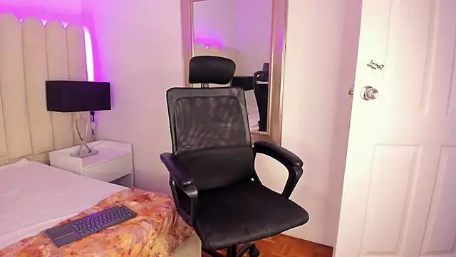 CleoColliva  online show from 6, 1, 2026