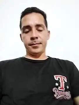 Snapshot of Logan_hetero1 chatting on 23, 11, 2025 Logan hetero1 online show from 23, 11, 2025