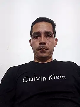 Snapshot of Logan_hetero1 chatting on 28, 11, 2025 Logan hetero1 online show from 28, 11, 2025