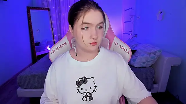 lovelyy julia online show from 2, 12, 2025