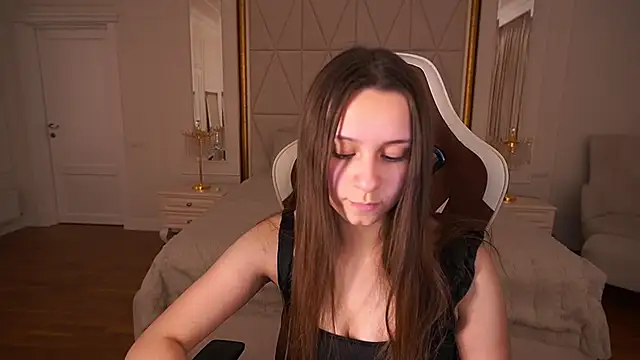 TinyNatalie online show from 10, 3, 2026