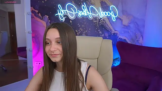 Snapshot of TinyNatalie chatting on 19, 6, 2026 TinyNatalie online show from 19, 6, 2026