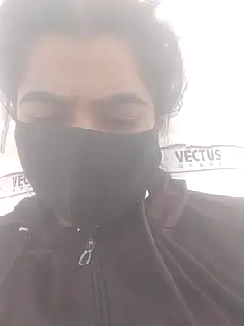 Snapshot of Qxriya chatting on 23, 11, 2025 Qxriya online show from 23, 11, 2025