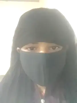 Snapshot of Qxriya chatting on 24, 11, 2025 Qxriya online show from 24, 11, 2025