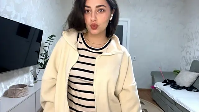 LorrineHayslett online show from 24, 11, 2025