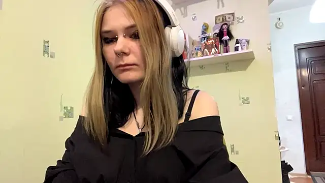 TraceeSchutt online show from 17, 12, 2025