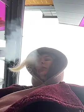 KateBurlesk online show from 4, 3, 2026