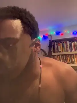 Snapshot of BlackWood777777 chatting on 2, 12, 2025 BlackWood777777 online show from 2, 12, 2025