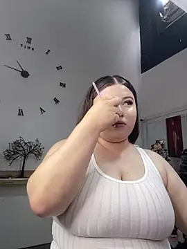 Kitty Bms  online show from 4, 12, 2025