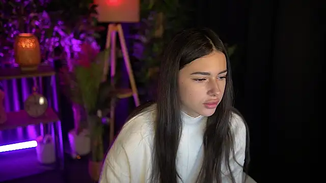 LuxeAvelyn online show from 25, 11, 2025