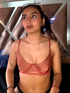 Snapshot of ZoeJohnson_Pink chatting on 26, 11, 2025 ZoeJohnson Pink online show from 26, 11, 2025