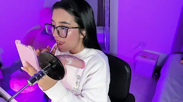 IbbieeBennett 1 online show from 8, 1, 2026