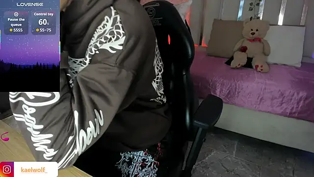 kaelwolf tay online show from 7, 2, 2026