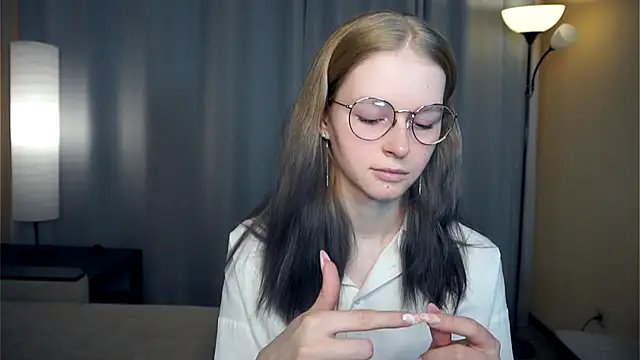 ToyaPletz online show from 1, 12, 2025