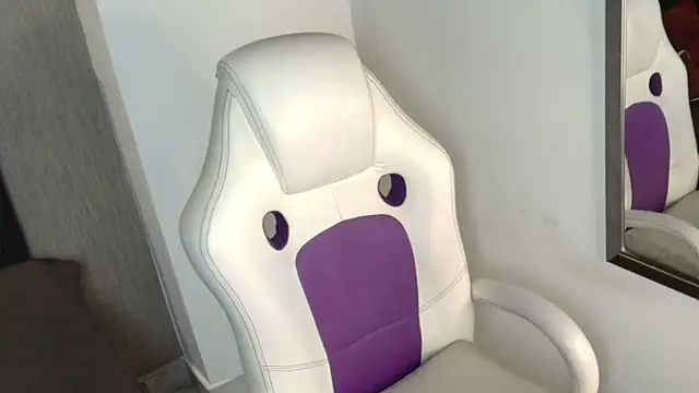 LoganFoster  online show from 12, 1, 2026