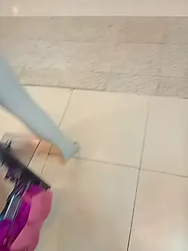 Snapshot of EweXZZ chatting on 1, 12, 2025 EweXZZ online show from 1, 12, 2025