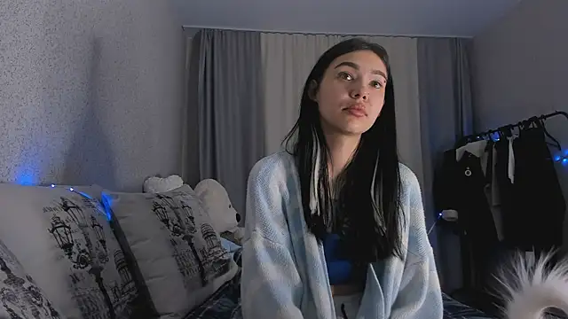 Snapshot of SakuraVibe chatting on 2, 12, 2025 SakuraVibe online show from 2, 12, 2025