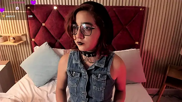 Kiri Velvet online show from 16, 4, 2026