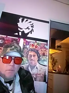 Snapshot of Davyjohnes chatting on 23, 11, 2025 Davyjohnes online show from 23, 11, 2025