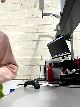 Snapshot of nikkisant chatting on 24, 11, 2025 nikkisant online show from 24, 11, 2025