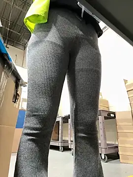 Snapshot of nikkisant chatting on 25, 11, 2025 nikkisant online show from 25, 11, 2025