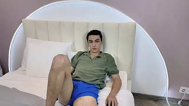 MoonlinSkinn online show from 24, 11, 2025