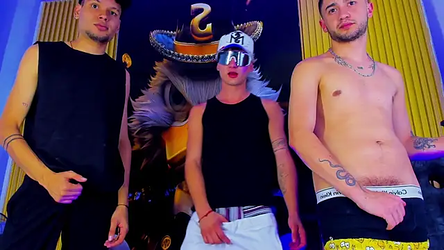 Snapshot of Thegolden_boys chatting on 29, 11, 2025 Thegolden boys online show from 29, 11, 2025