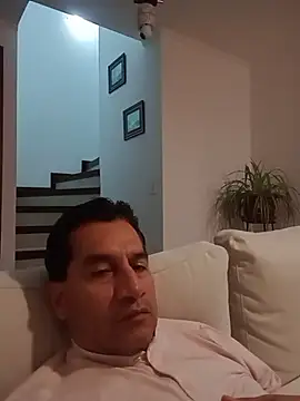 ChrisFloresP online show from 26, 11, 2025