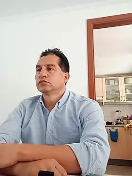 ChrisFloresP online show from 1, 12, 2025