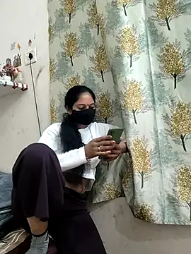 Snapshot of Siya499 chatting on 25, 11, 2025 Siya499 online show from 25, 11, 2025