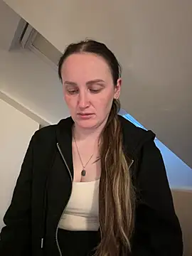 Snapshot of TomilaSi chatting on 7, 6, 2026 TomilaSi online show from 7, 6, 2026