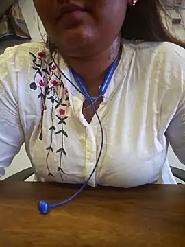 Tamil Smiley Queen online show from 13, 4, 2026