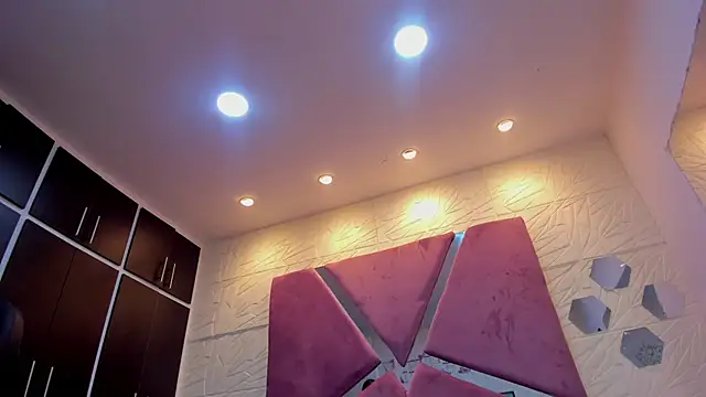 Snapshot of sol-angel chatting on 5, 5, 2026 sol-angel online show from 5, 5, 2026