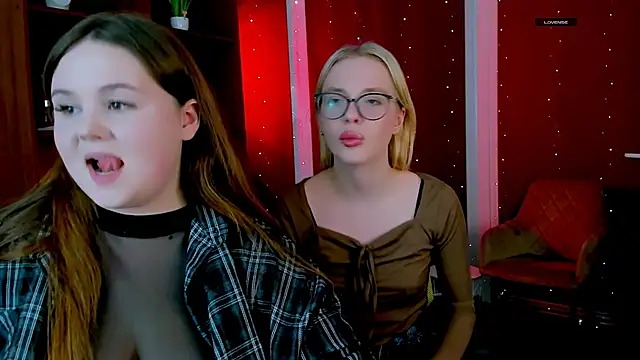 Snapshot of candy_flossie1 chatting on 23, 2, 2026 candy flossie1 online show from 23, 2, 2026