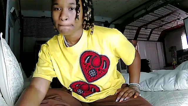 JuicyEbonyGoddess online show from 21, 4, 2026