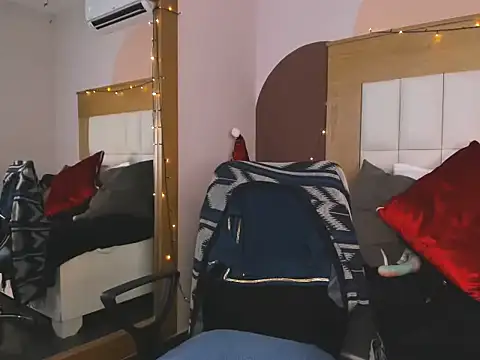 MilaFoxxy online show from 2, 12, 2025