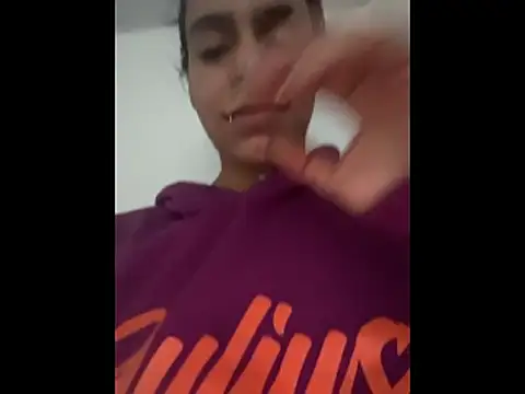 SaraAndrade  online show from 15, 12, 2025