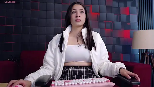 JakiJohnson online show from 3, 12, 2025