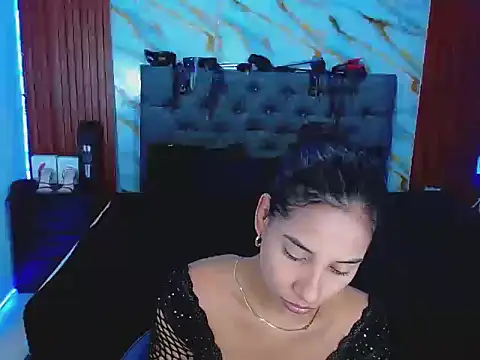 Meryandcris online show from 3, 12, 2025