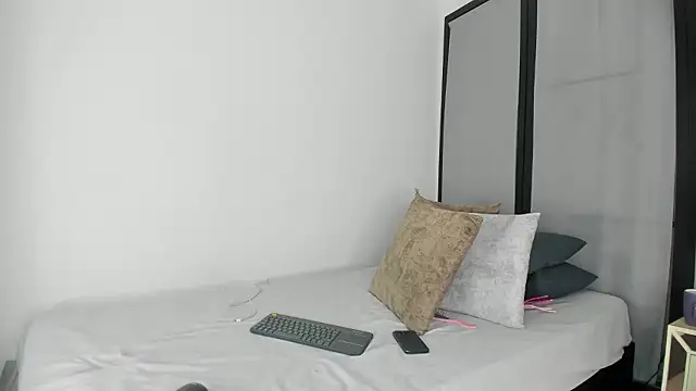 niicole steele  online show from 18, 3, 2026