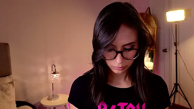 Snapshot of Rue_Bellafire chatting on 23, 7, 2026 Rue Bellafire online show from 23, 7, 2026