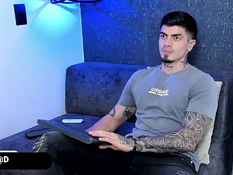  mrcock   online show from 10, 4, 2026