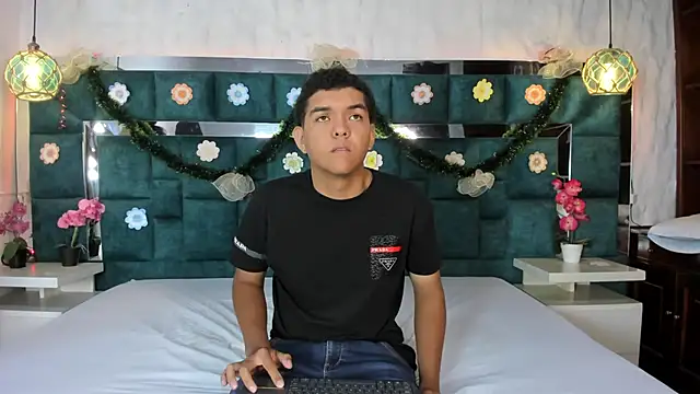  bonnyandclyde online show from 14, 12, 2025