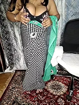 Snapshot of Curvy_Pooja chatting on 3, 7, 2026 Curvy Pooja online show from 3, 7, 2026