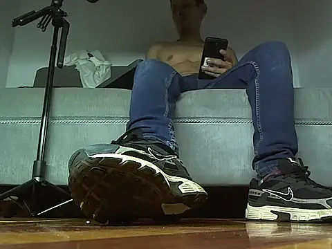 Snapshot of Alphacashmaster777 chatting on 18, 5, 2026 Alphacashmaster777 online show from 18, 5, 2026