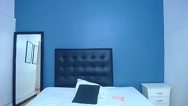 naughty bigass 18 online show from 25, 11, 2025