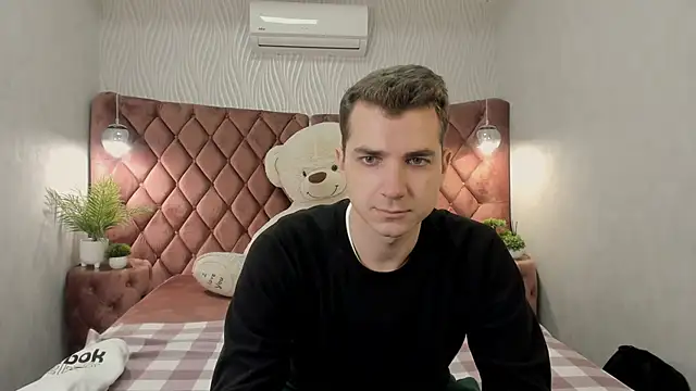 Snapshot of ThomasSmity chatting on 27, 11, 2025 ThomasSmity online show from 27, 11, 2025