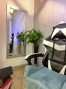 Brand Collins online show from 15, 4, 2026