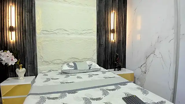 sarah sluty online show from 14, 3, 2026